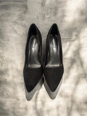 Madden Girl Black Pointed-Toe Suede Pumps